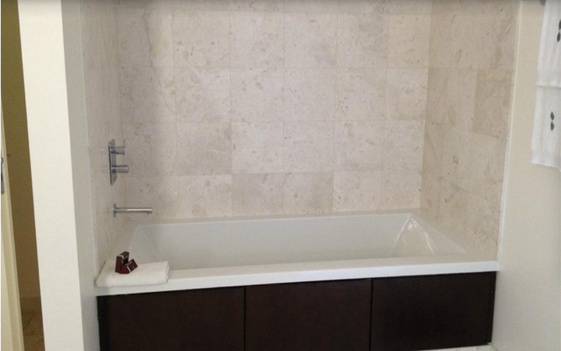 Marble Bathtub Wall Surround & tub faucets